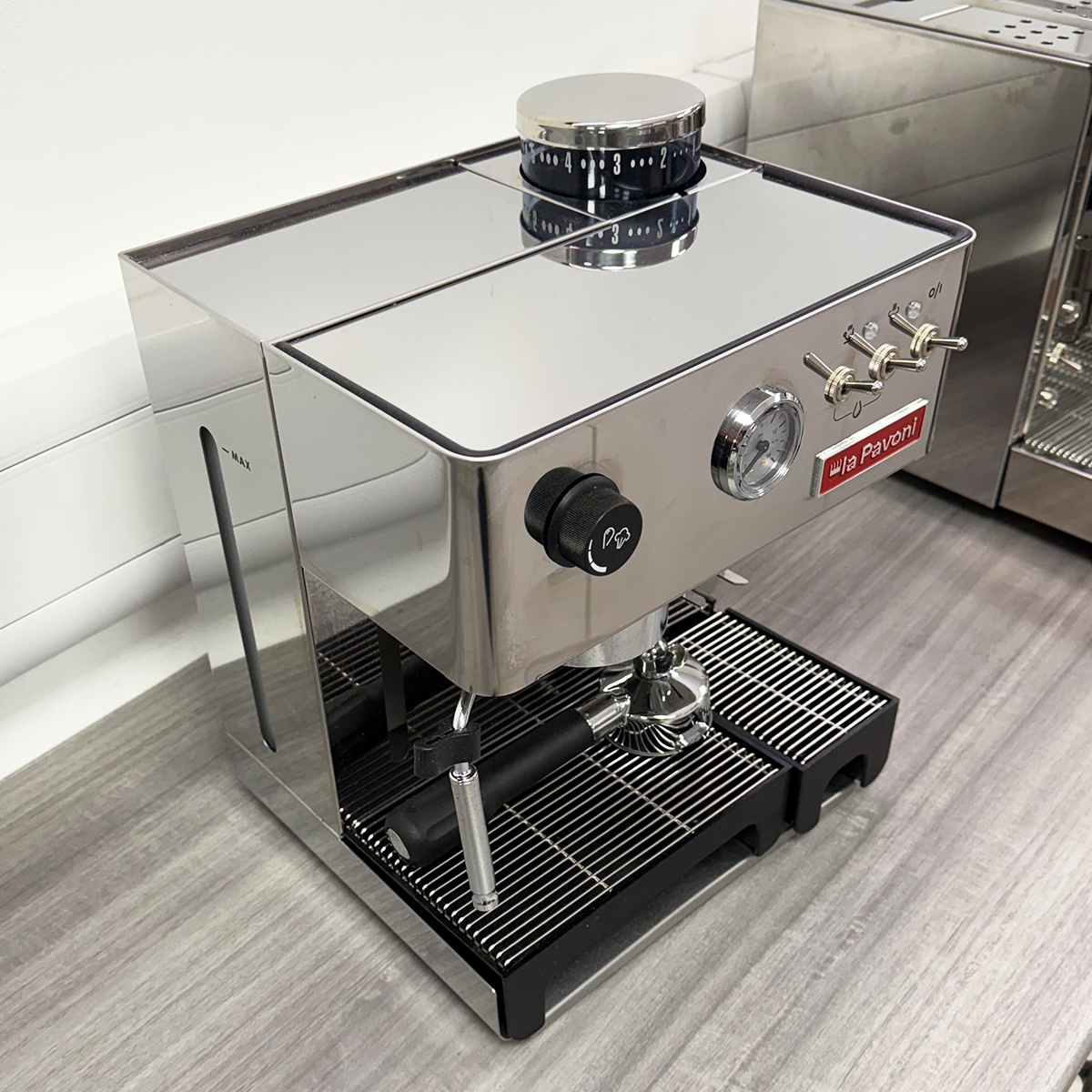 GRADED PRODUCT La Pavoni Combined Domus Bar Domestic Coffee Machine with Integrated Grinder Stainless Steel UK Plug LPCDMB02UK