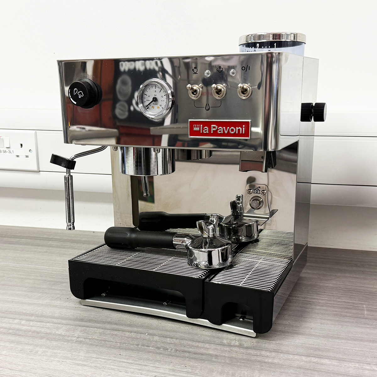 GRADED PRODUCT La Pavoni Combined Domus Bar Domestic Coffee Machine with Integrated Grinder Stainless Steel UK Plug LPCDMB02UK