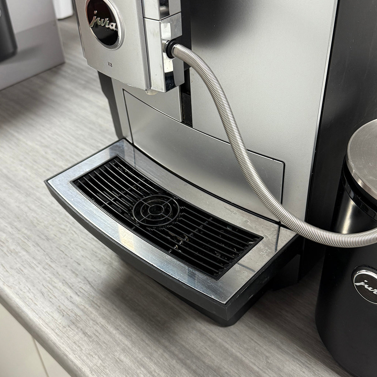 Refurbished Jura X8 Professional Coffee Machine & Cool Control Milk Cooler Bundle