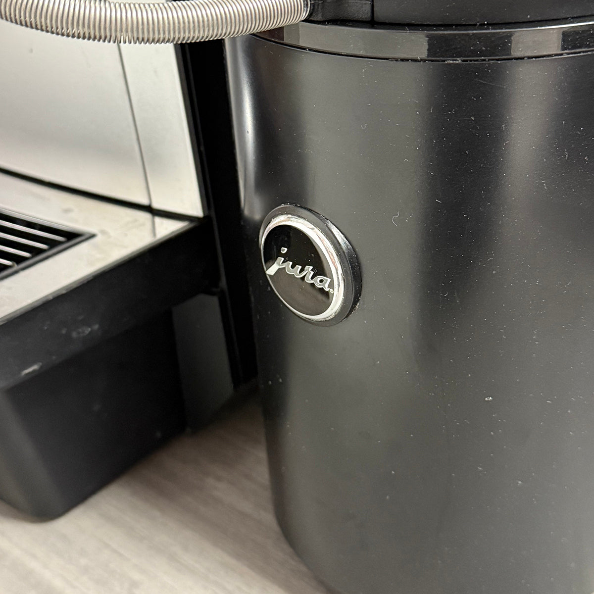 Refurbished Jura X8 Professional Coffee Machine & Cool Control Milk Cooler Bundle