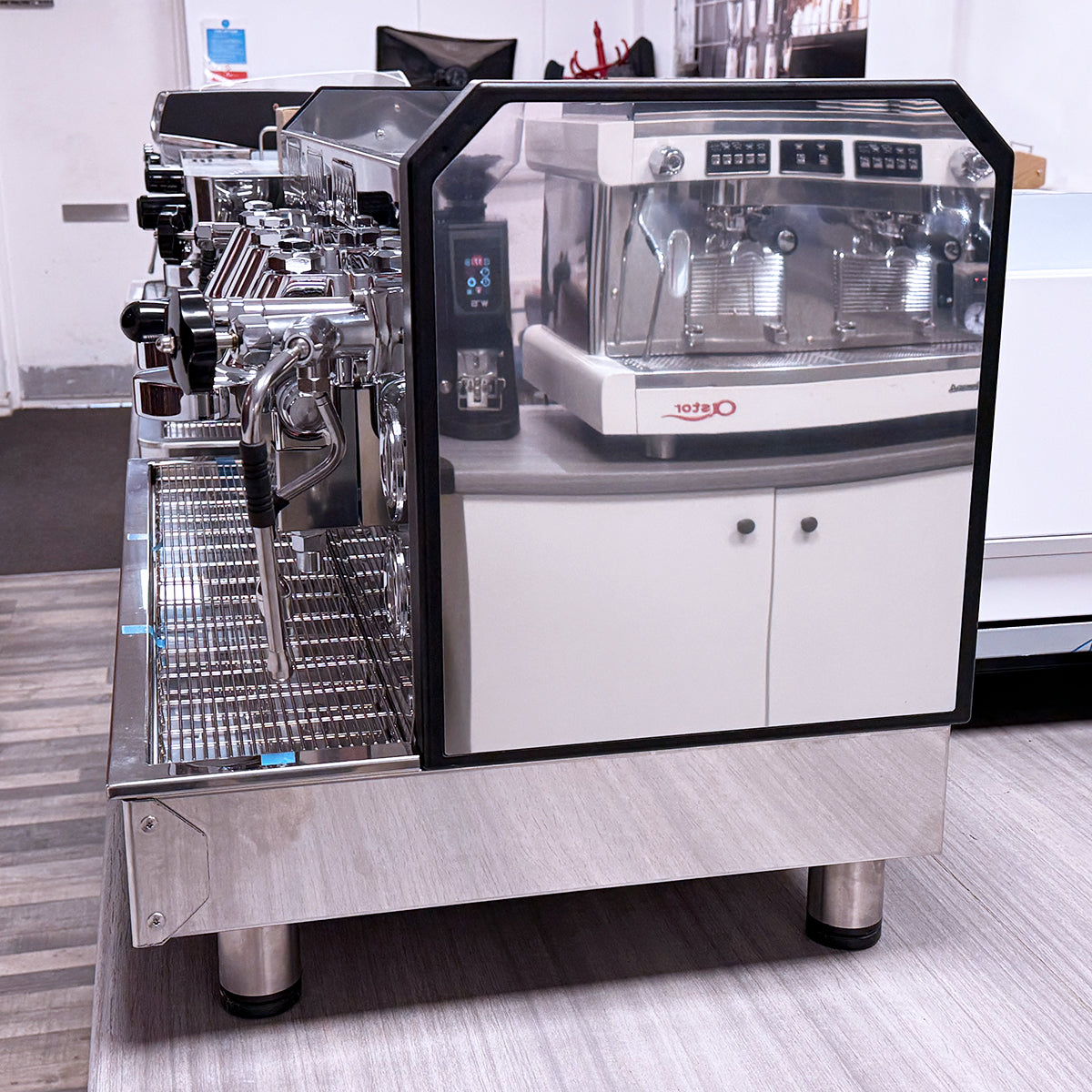 Pavoni Vasari 3 Group Commercial Espresso Machine in polished stainless steel.