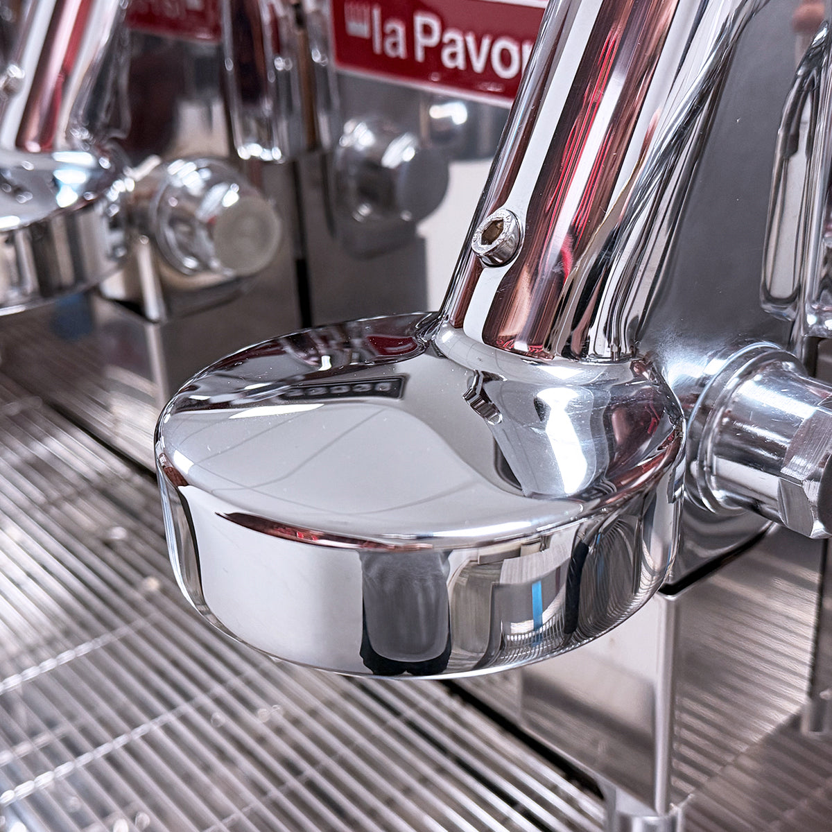 Pavoni Vasari 3 Group Commercial Espresso Machine grouphead.