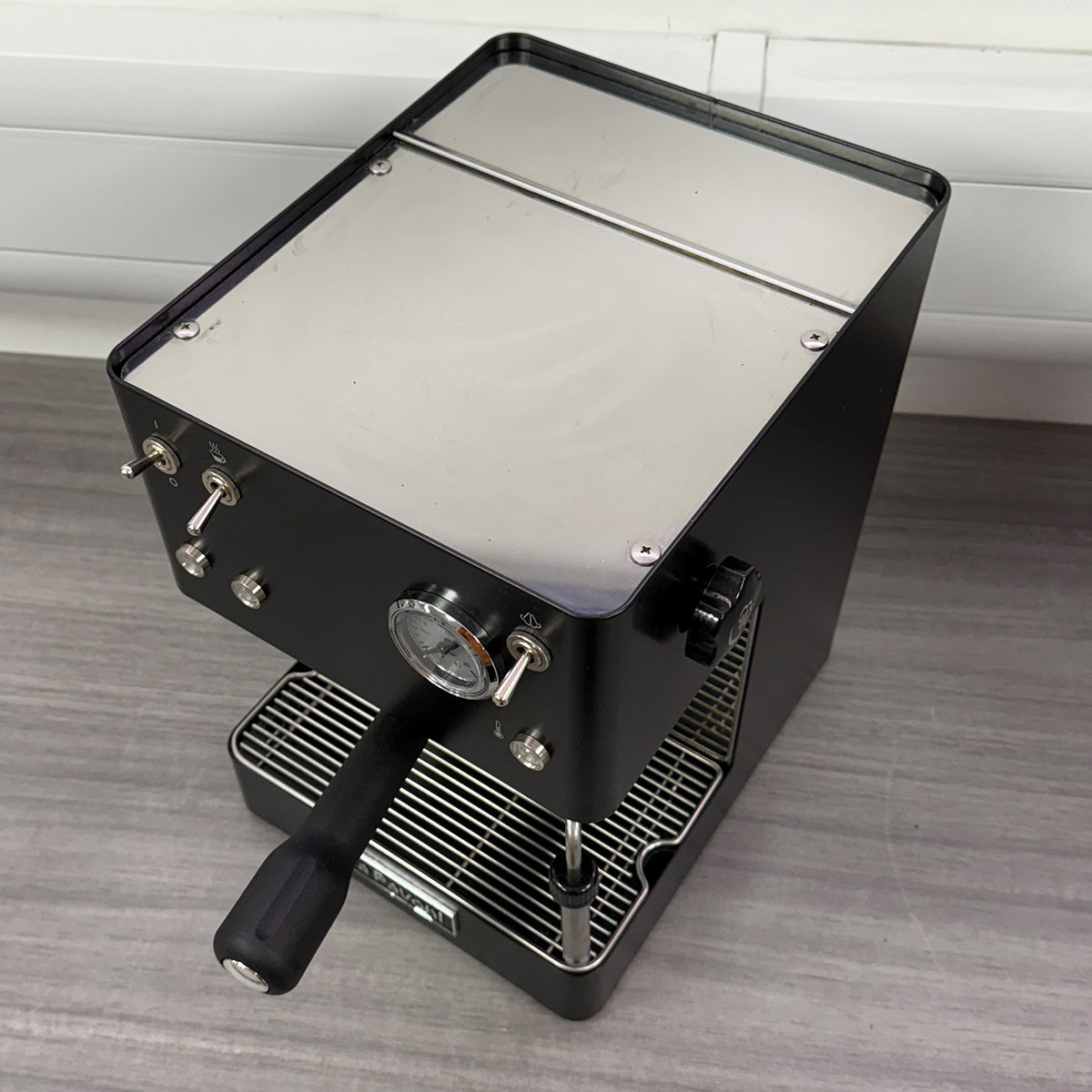 SHOWROOM MODEL LA PAVONI CASABAR BLACK (NEW MODEL)