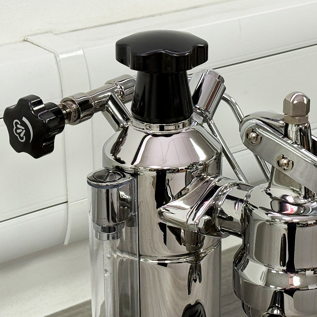 SHOWROOM MODEL La Pavoni Europiccola (Chrome Base black handles) 220v - LPLELQ01UK